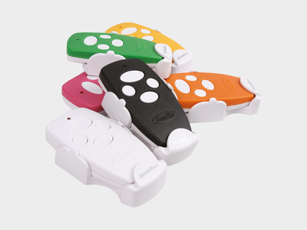 Darvozalarni boshqarish uchun pultlar.